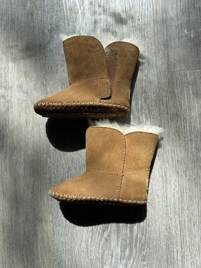 UGG Kids Chestnut Suede Cozy Booties
